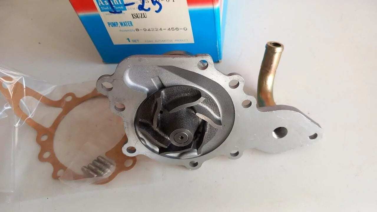 Water Pump fits Isuzu Fargo WFR Opel Euromidi 4FB1 4FC1 I-25 View Rear