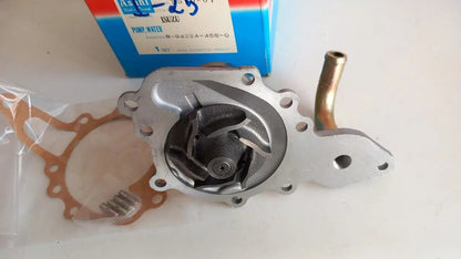 Water Pump fits Isuzu Fargo WFR Opel Euromidi 4FB1 4FC1 I-25 View Rear