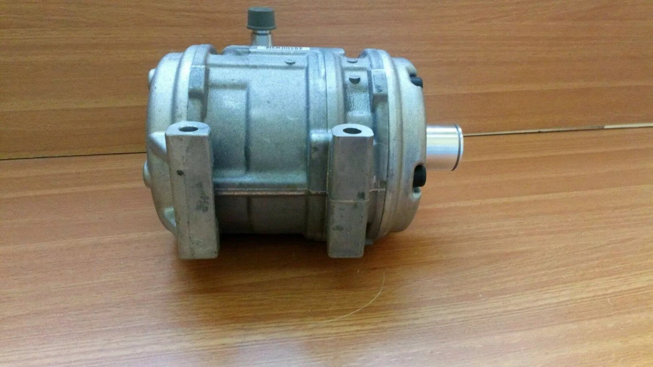 A/C Compressor fits Toyota Hilux 4Runner RN101 RN106 RN110 RN80 RN85 RN90 J-88320-35530 View Rear