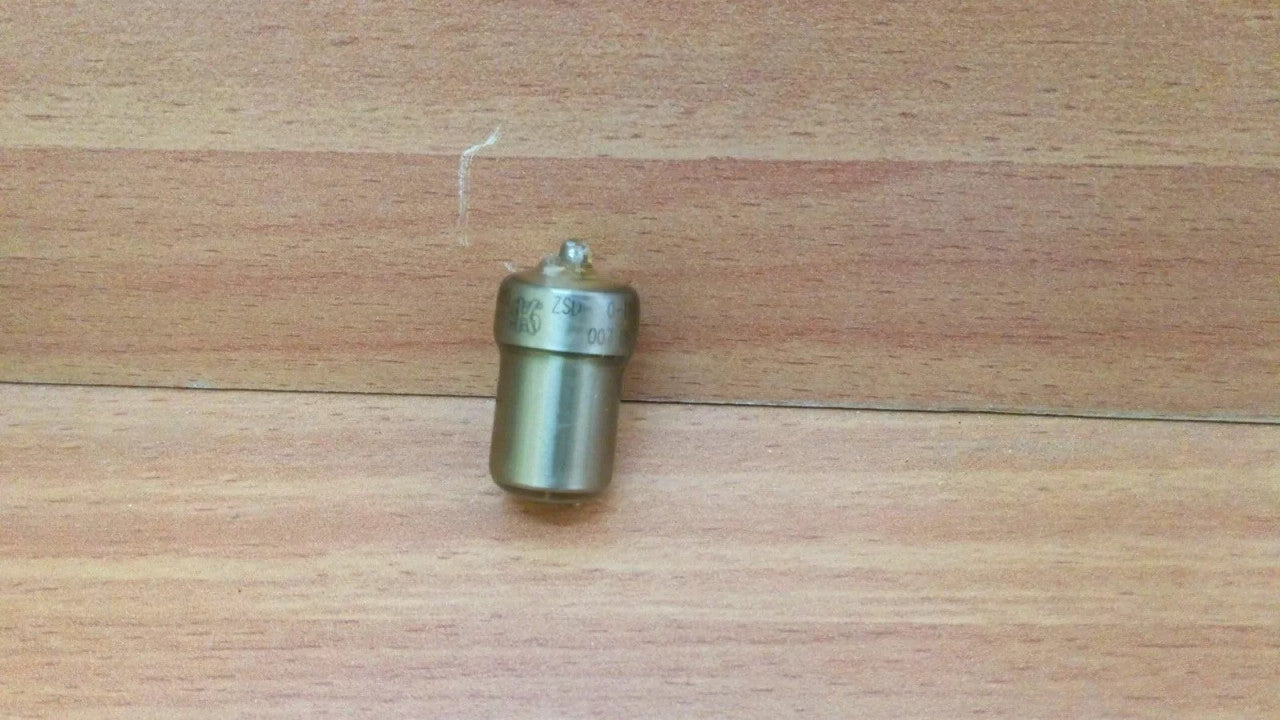 Fuel Injector Nozzle fits Fiat Ducato Iveco Daily Mazda R2 Kia Besta Opel Kadett KS-50-007-063 View Front