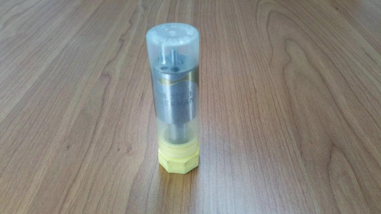 Fuel Injector Nozzle DLLA144S829 0010171612 9431362359 A0010171612 038326423 KS-50-007-285 View Front
