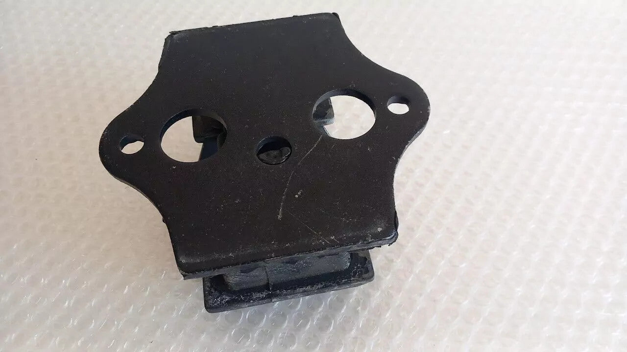 Manual Transmission Mount fits Mitsubishi L200 Strada Triton Pajero Montero MB260670 View Rear