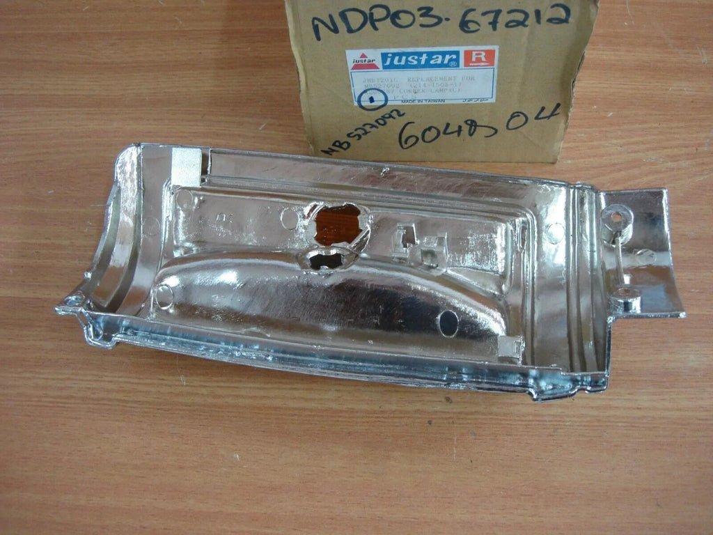 Turn Signal Front Right fits Mitsubishi L200 Sportero Triton Strada Chrome MB527092 View Rear