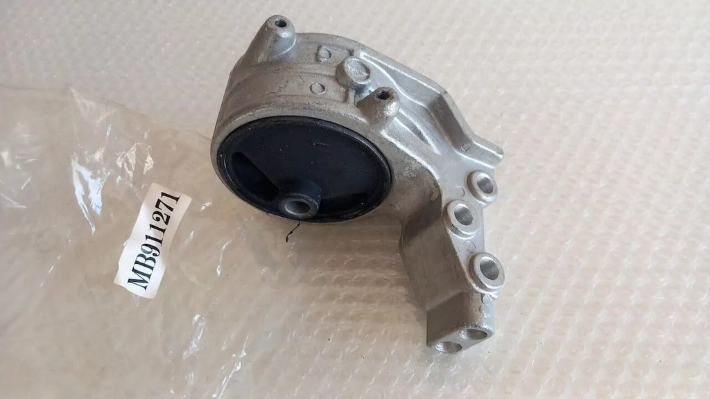 Engine Mount Front fits Mitsubishi Eclipse Spyder D38A D39A Galant E56A MB911271 View Front