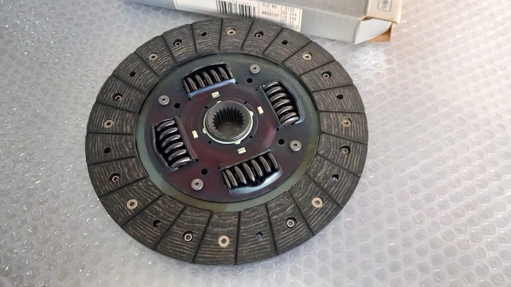 Clutch Plate Disc fits Mitsubishi Pajero Montero L300 L400 Space Gear MBD013U View Rear
