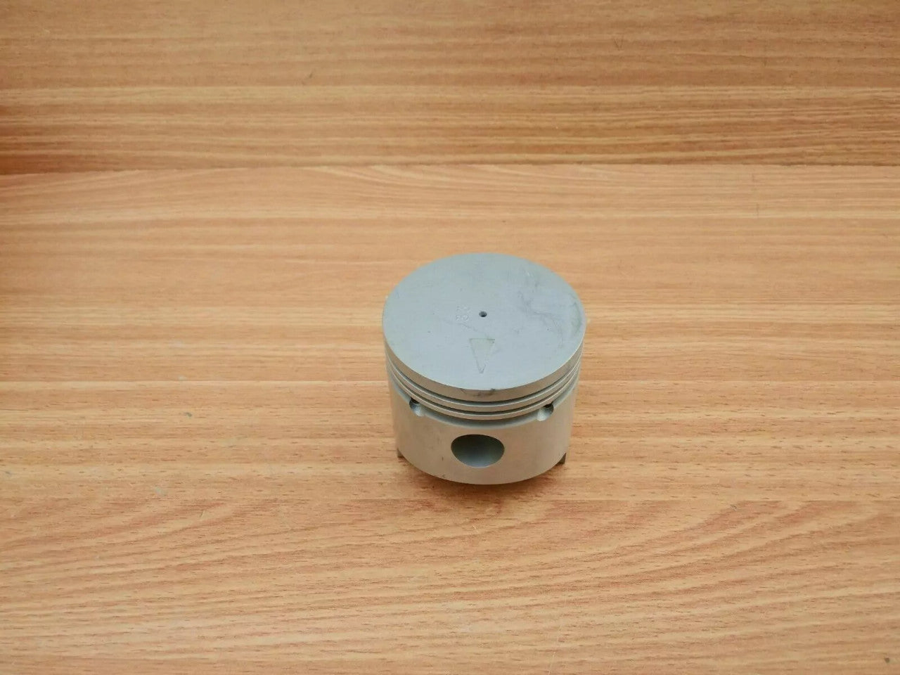 4x Pistons fits Mitsubishi Lancer Colt 4G33 73mm Oversize 74.00mm MD002851/100 View Rear