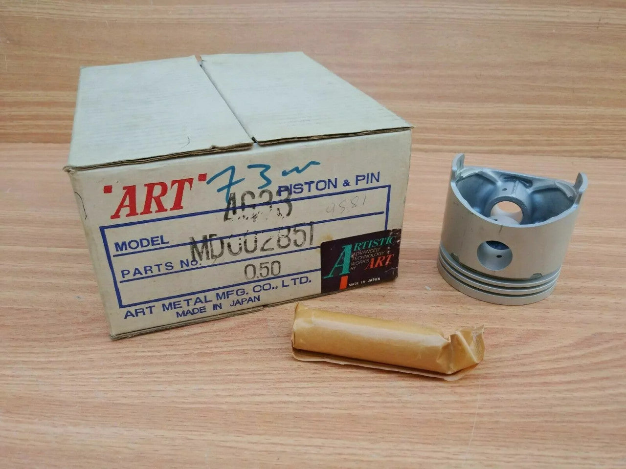 4x Pistons fits Mitsubishi Lancer Colt 4G33 73mm Oversize 73.50mm MD002851/50 View Front