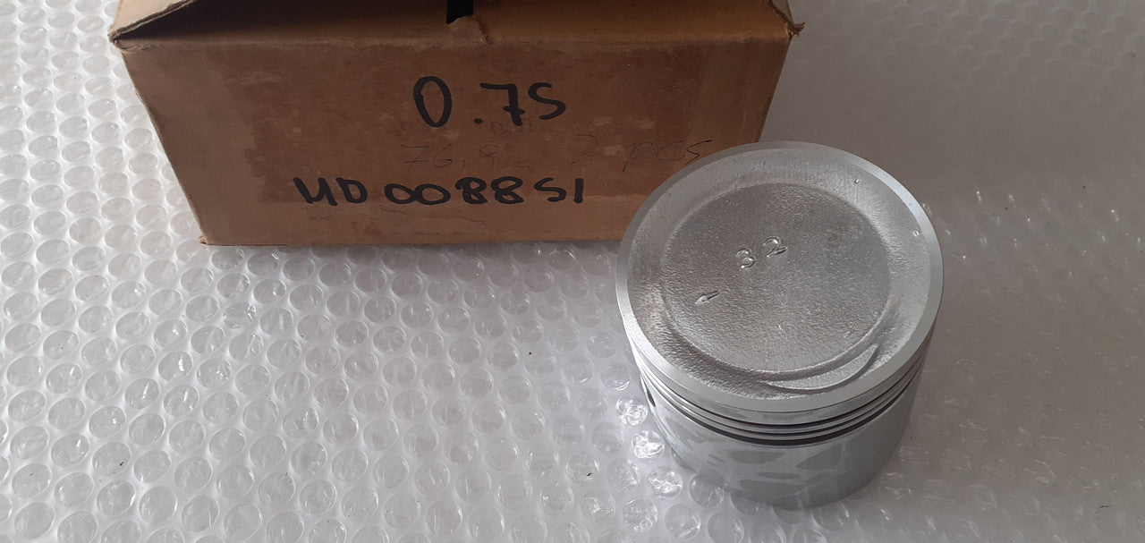 4x Pistons fits Mitsubishi 4G32 77.65 Bore Oversize 0.75mm MD008851 View Front