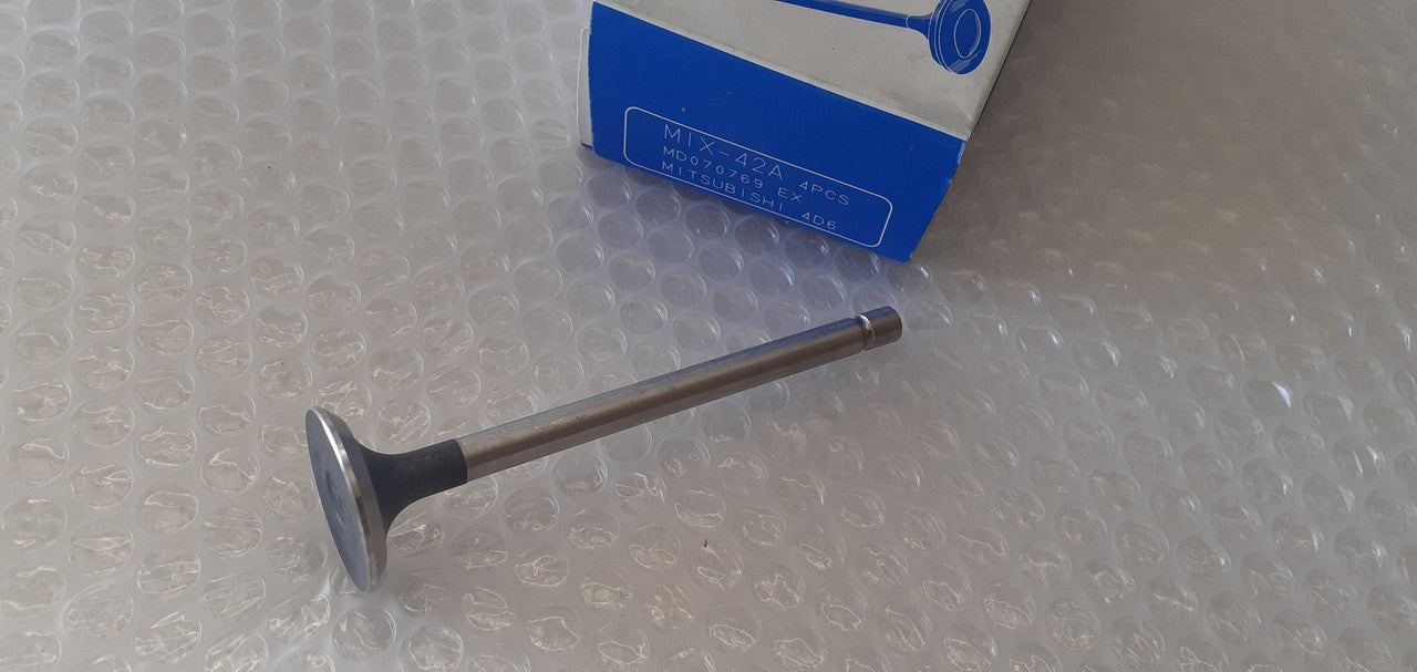 4x Exhaust Valves fits Mitsubishi Colt Lancer Mirage C14 C34 4D65 6D22 MD070769 View Front