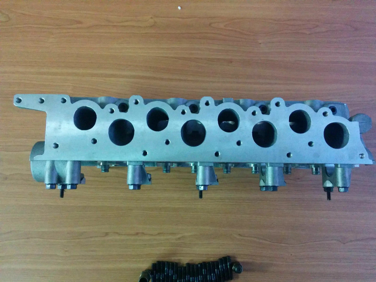 Cylinder Head fits Mitsubishi L200 2.5D 4D56 K24T K34T V14V V34V MD185919 View Left
