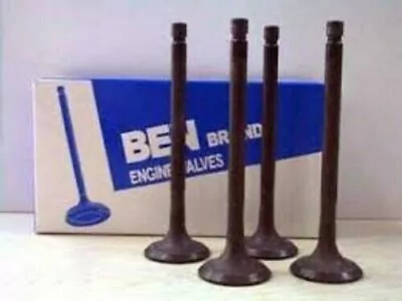 4x Inlet Valves Intake fits Mitsubishi Pajero Hyundai 4D56 4D56T engines MD198404 View Front