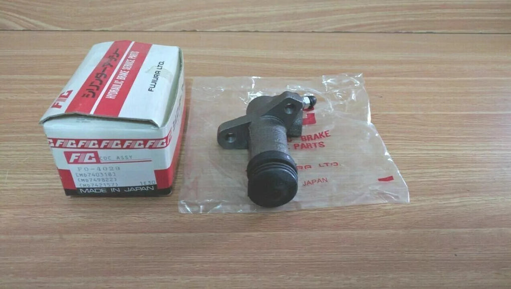 Clutch Slave Cylinder fits Mitsubishi Lancer Colt Eclipse RvR Space Runner Wagon MD740318 View Front