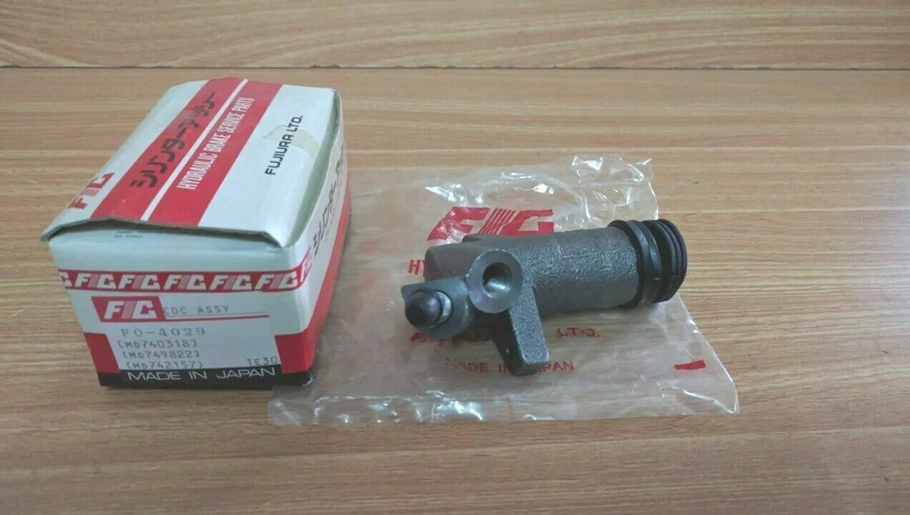 Clutch Slave Cylinder fits Mitsubishi Lancer Colt Eclipse RvR Space Runner Wagon MD740318 View Left