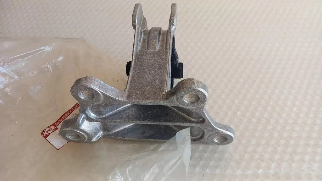Automatic Transmission Mount Left fits Mitsubishi Aspire Galant Legnum MR272744 View Rear