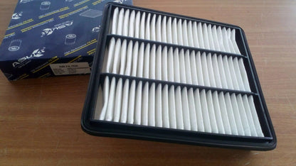 Air Filter fits Mitsubishi Challenger Debonair Pajero Montero Shogun Petrol MR571473 View Front