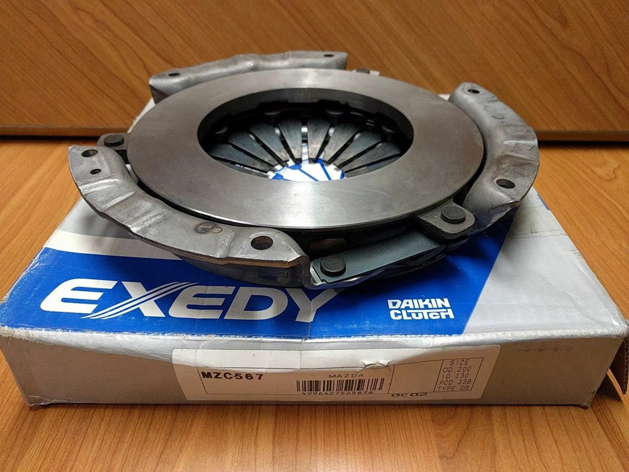 Clutch Pressure Plate fits Mazda 616 626 CB 818 E1600 H6 N NA engines MZC567 View Rear