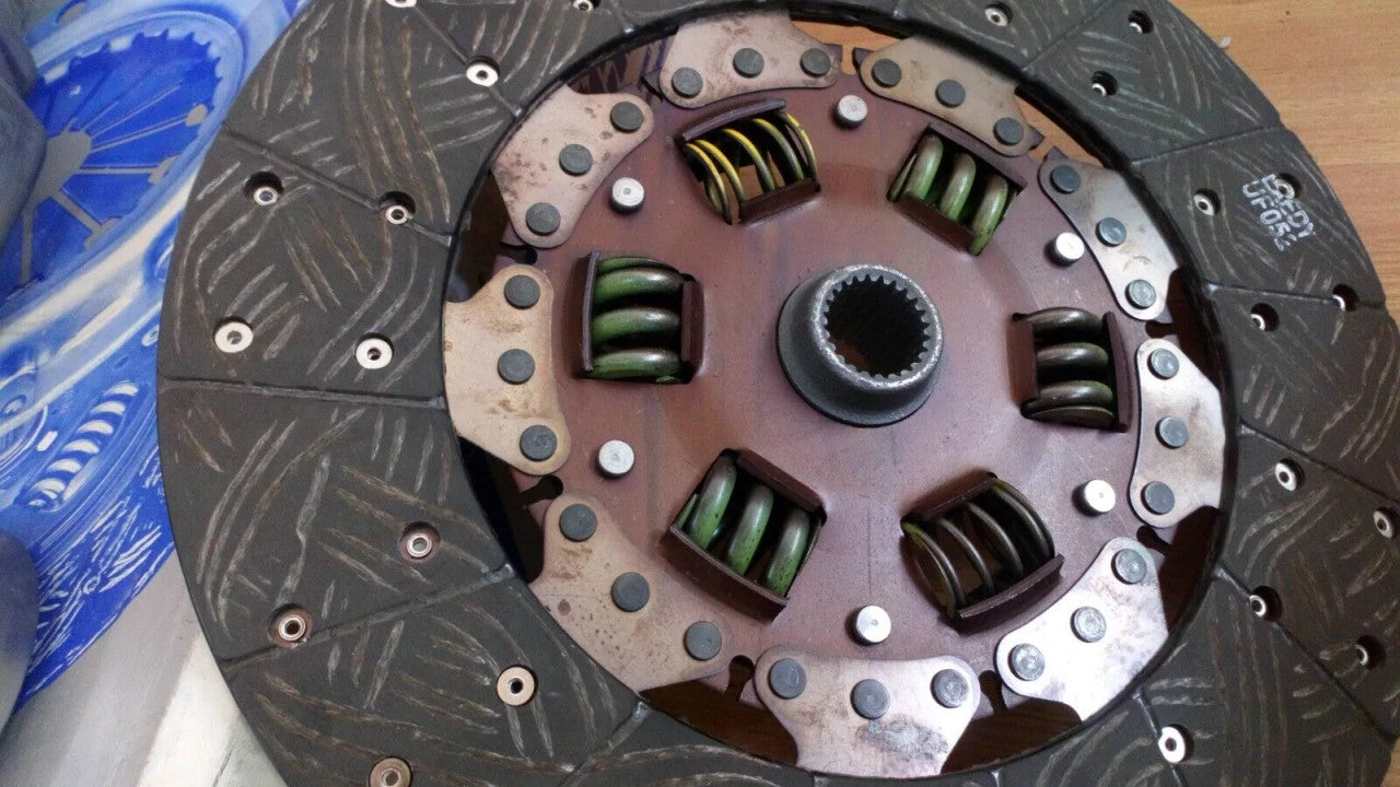 Clutch Kit fits Nissan Cabstar Condor Atlas H41 FD42 FD46 300mm NSK2065 View Upper