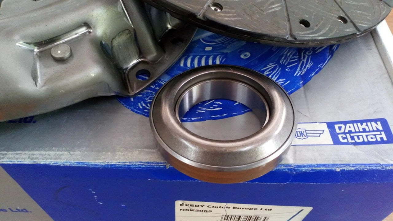 Clutch Kit fits Nissan Cabstar Condor Atlas H41 FD42 FD46 300mm NSK2065 View Close Up Front