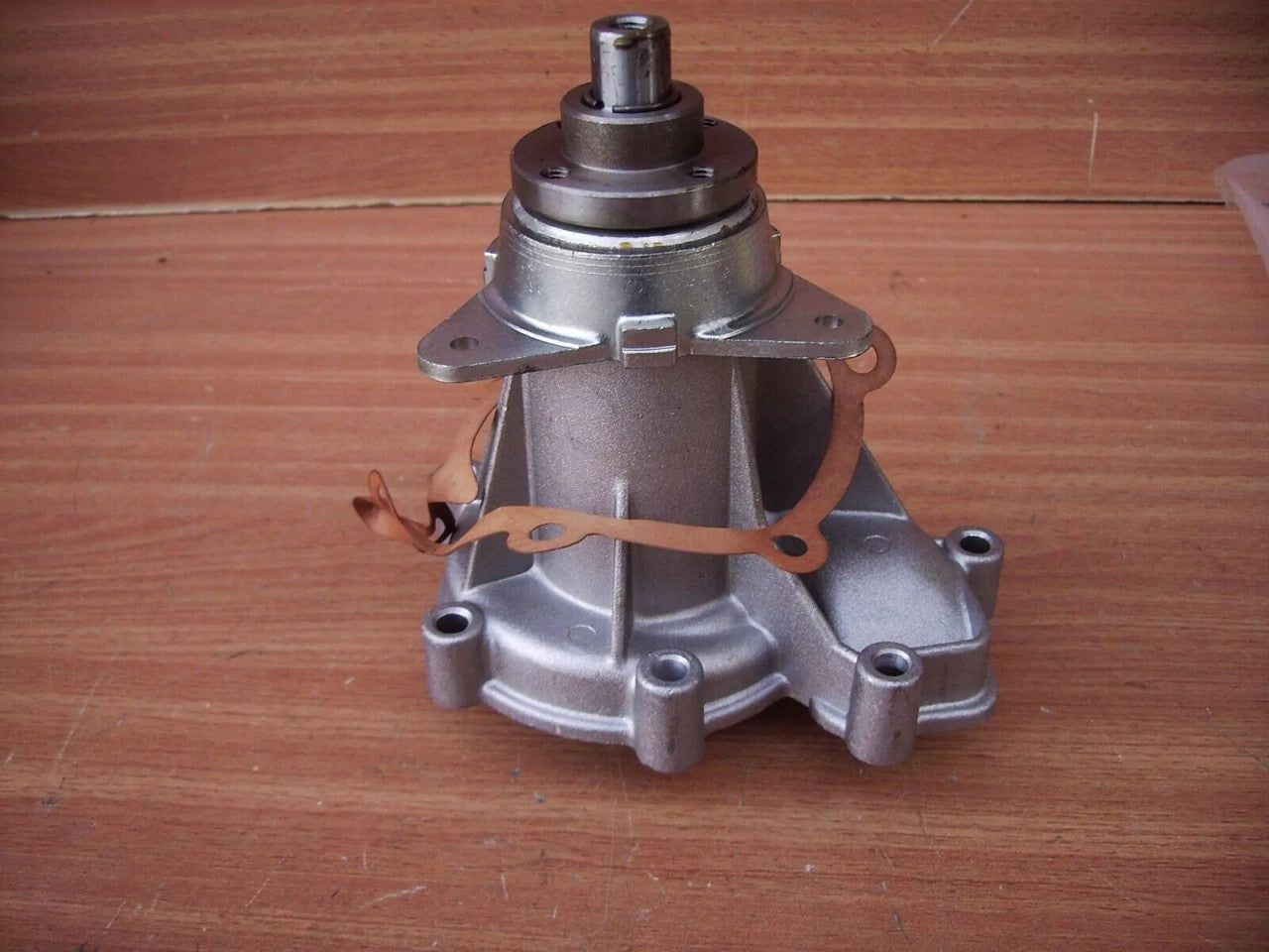 Water Pump fits Mercedes 190 124 W201 W202 OM601 6012000220 PA0142 View Rear