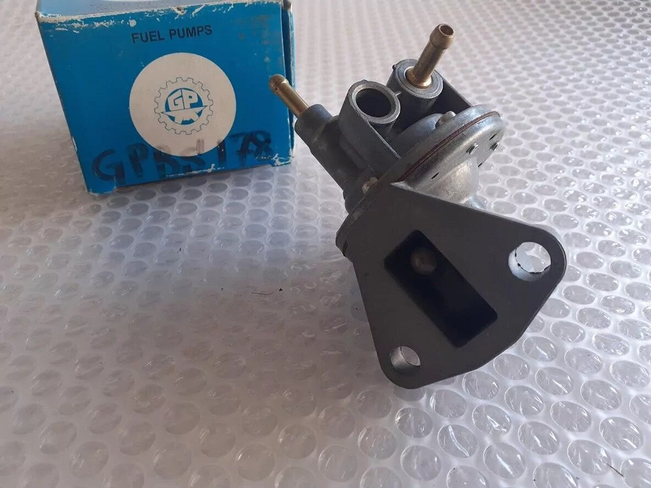 Fuel Pump fits Renault R5 Alpine GTL TL Societe R7 Rodeo 6 PBS178 View Right