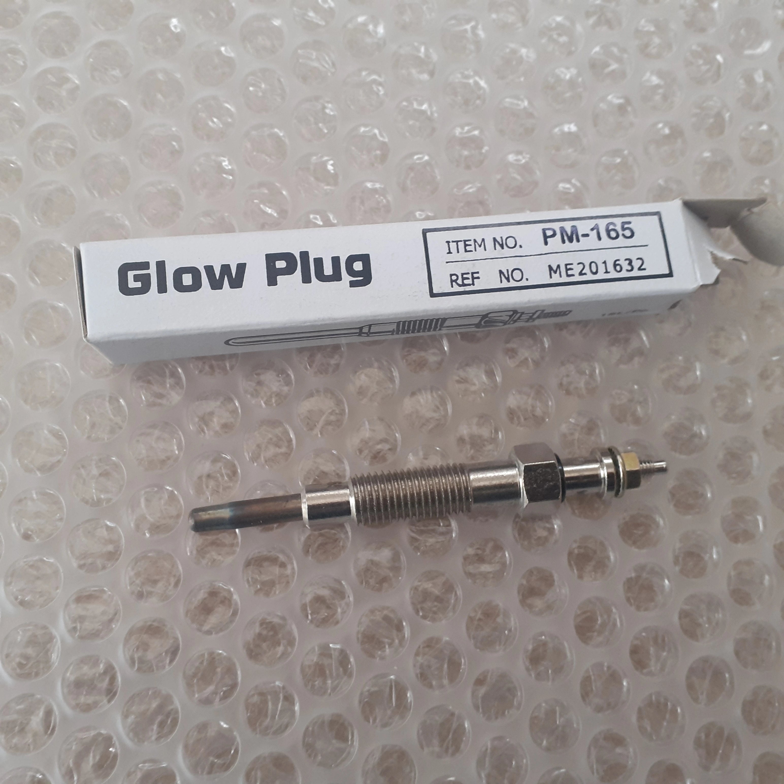 4x Glow Plugs fits Mitsubishi Delica L300 Pajero Montero 11 Volts ME201632 View Front