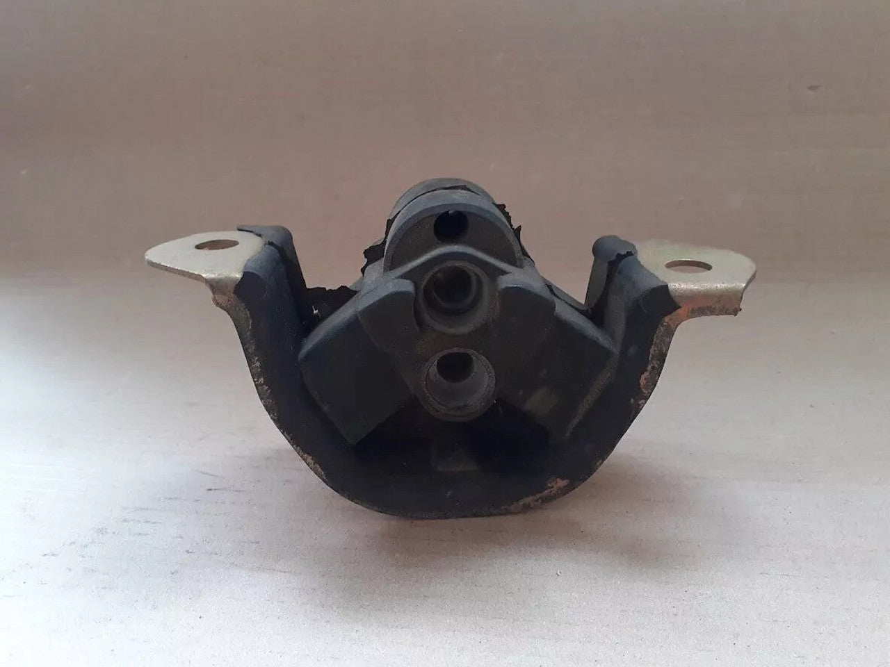 Engine Mount Right fits Opel Vauxhall Calibra Vectra A Kadett E Astra F S684291 View Right