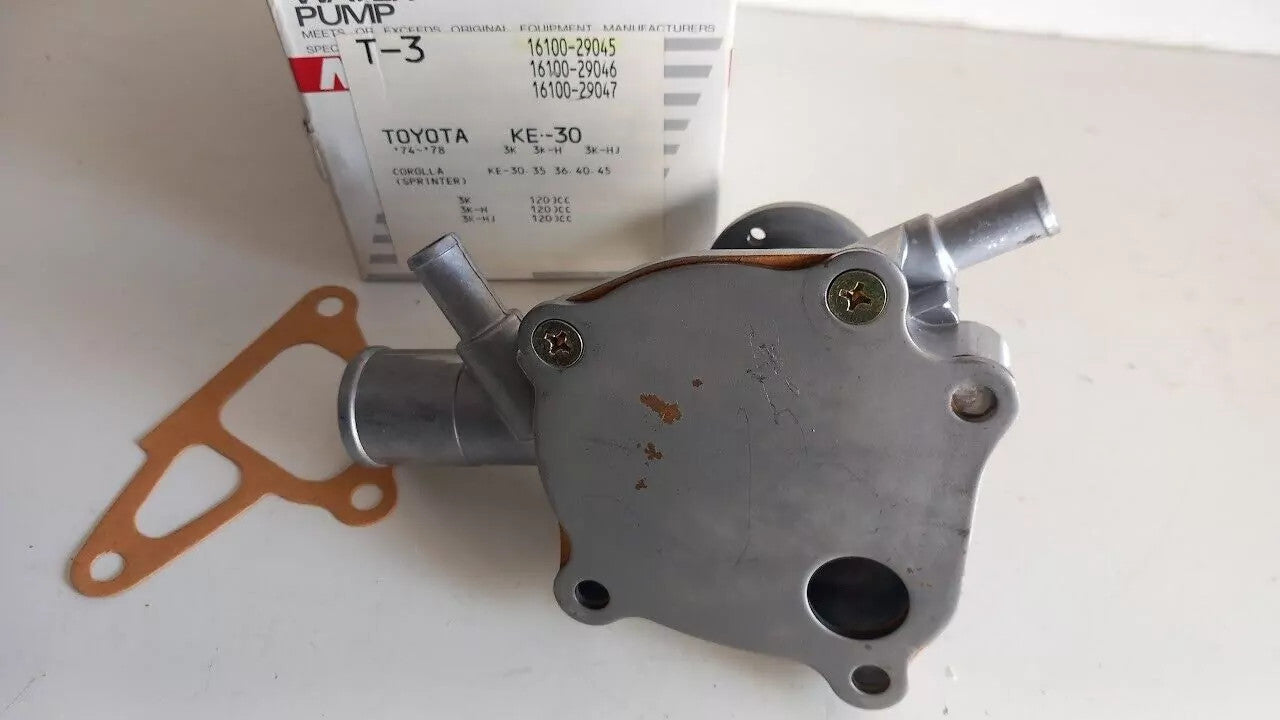 Water Pump fits Toyota Corolla Sprinter 3K 1200cc T-3 View Rear