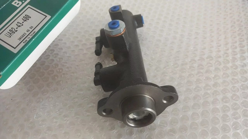 Brake Master Cylinder fits Mazda B2200 13/16 Front Discs 1981 - on UA02-43-400 View Front