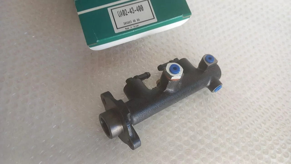 Brake Master Cylinder fits Mazda B2200 13/16 Front Discs 1981 - on UA02-43-400 View Right