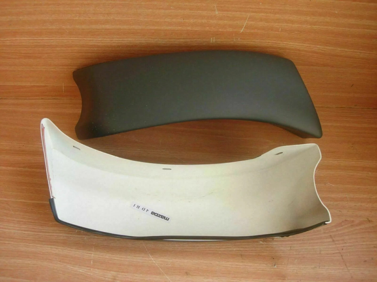Fender Wheel Arch Mud Flaps fits Mazda Bravo Fighter Proceed B2500 UN Genuine UH90-V3-120 View Right