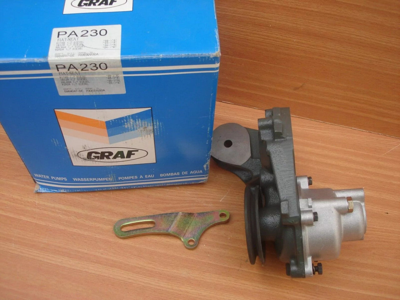 Water Pump fits Fiat Ritmo 1.7 Seat Ibiza Malaga Ronda Diesel W-PA-230 View Rear