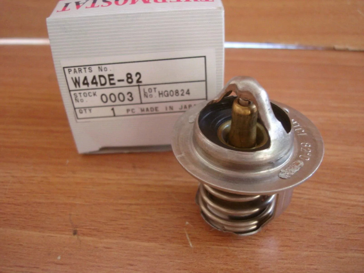 Thermostat fits Daihatsu Charade CB Hijet Atrai Leeza Midget Opti EF W44DE-82 View Front