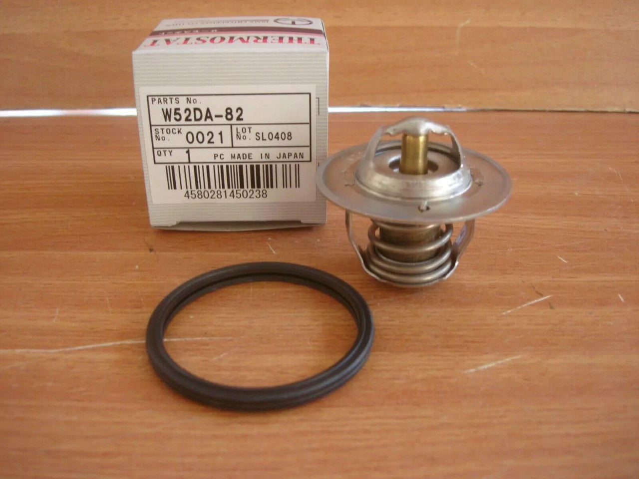 Thermostat fits Daihatsu Charade G100S Turbo CBT W52DA-82 View Front