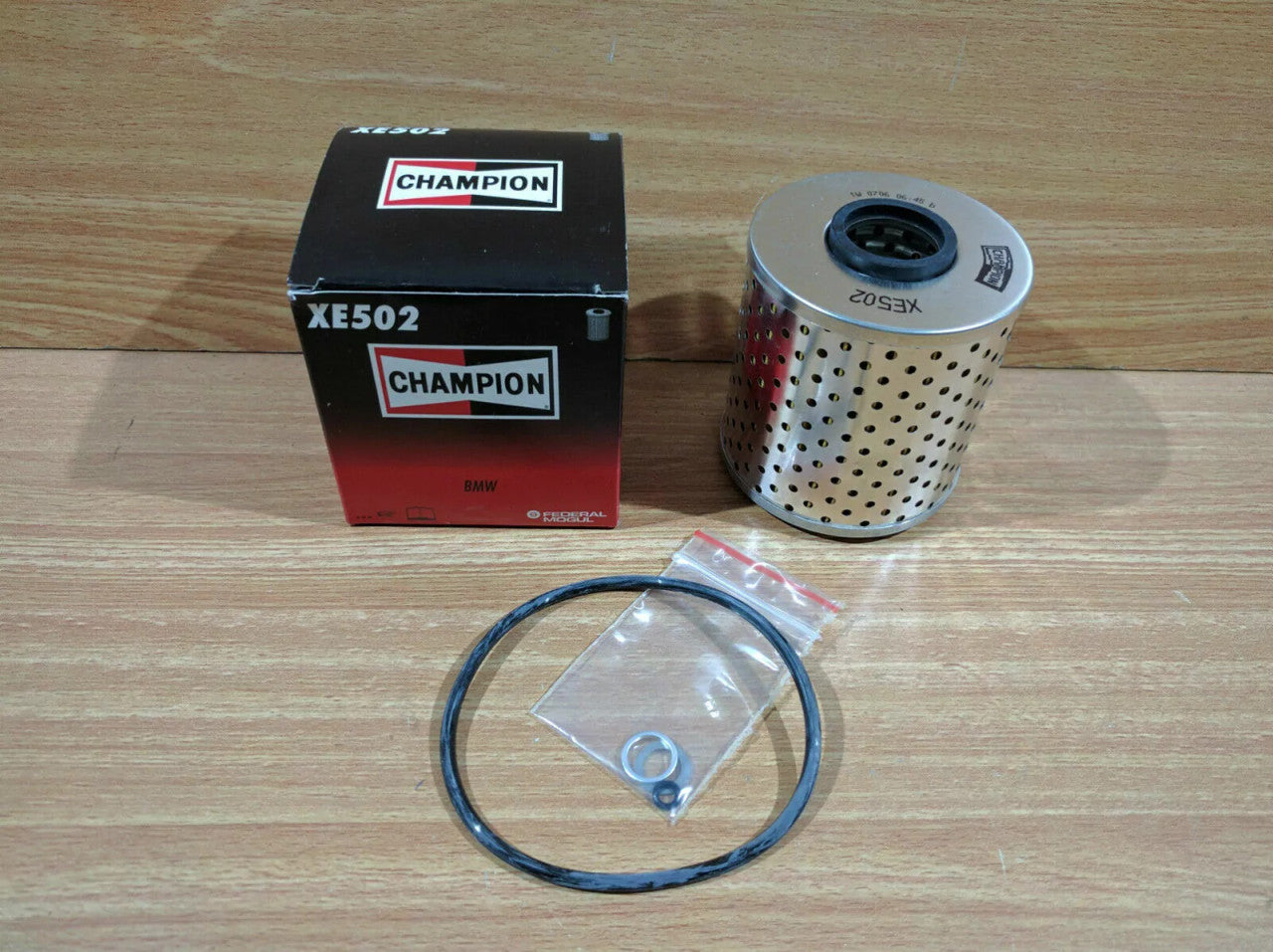 Oil Filter fits BMW E30 E34 E36 Bertone Freeclimber 11421727300 XE502 View Front