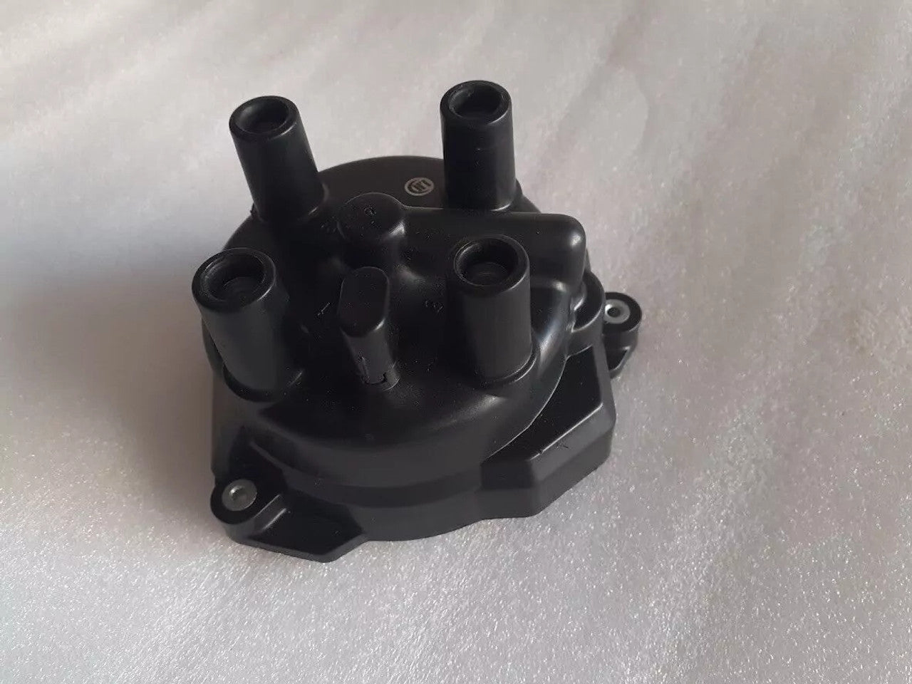 Distributor Cap fits Nissan GA14DE GA15DE GA16DE KA24E 22162-0M300 YD251 View Front