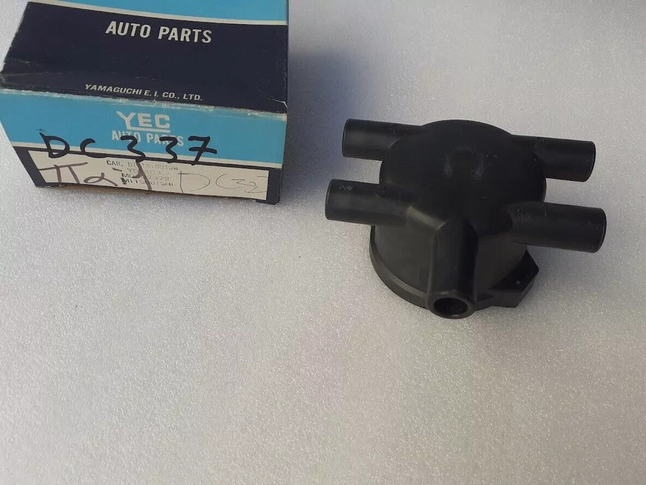 Distributor Cap for Mitsubishi Canter Delica T120 YD403 View Front