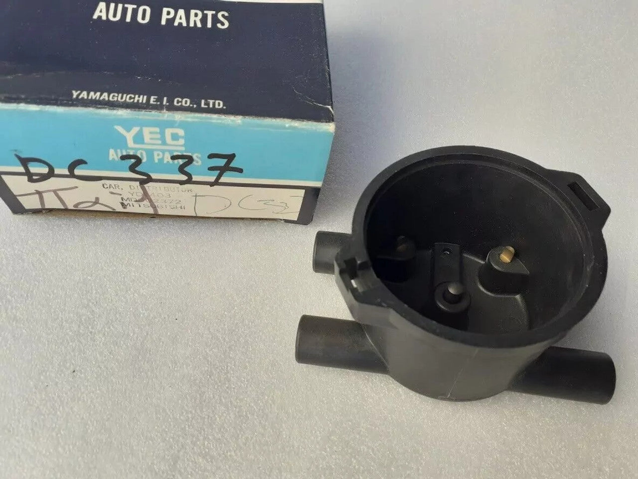 Distributor Cap for Mitsubishi Canter Delica T120 YD403 View Rear