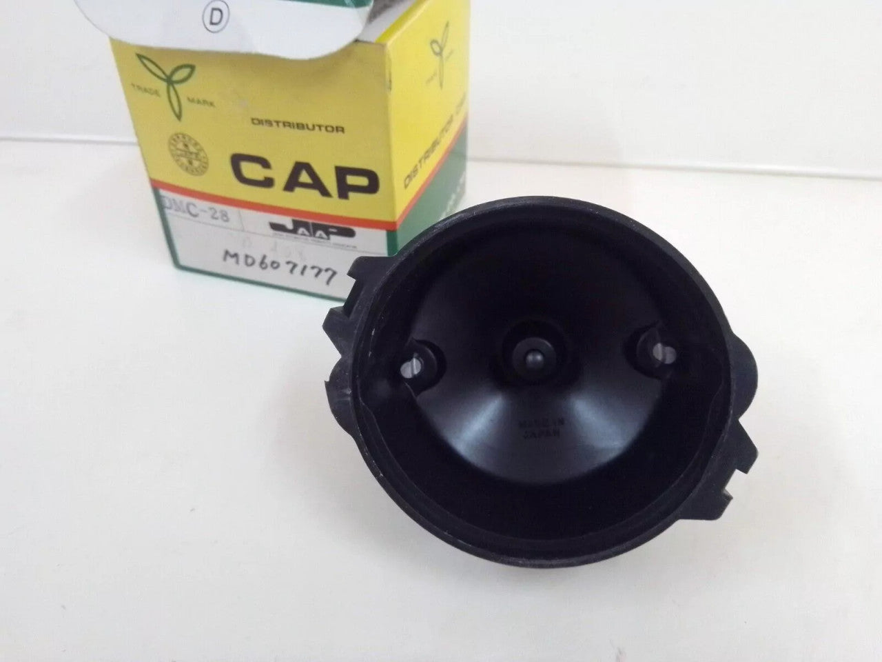 Distributor Cap fits Mitsubishi Minica A103 A104 2 cylinder LO12 YD408 View Rear