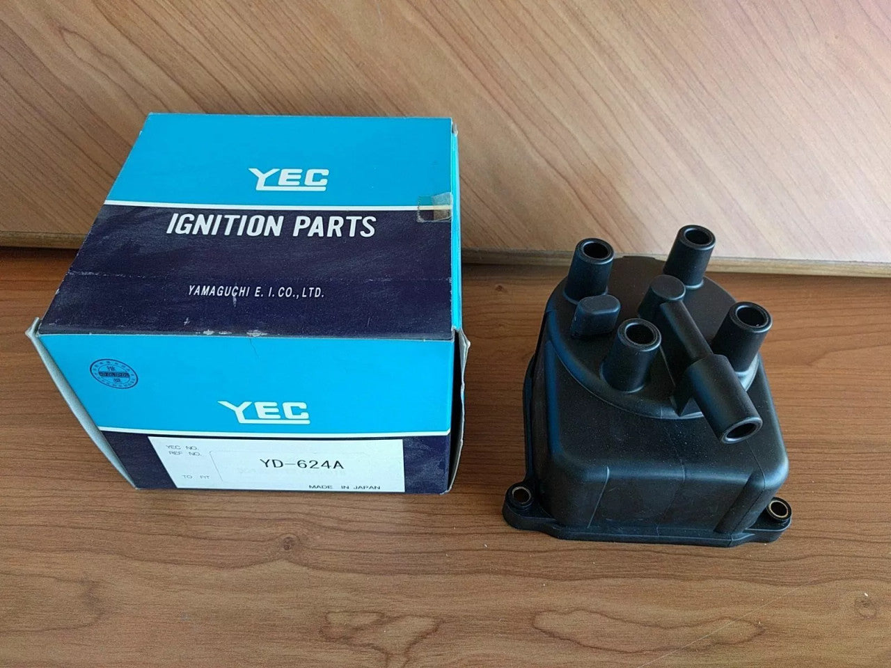 Distributor Cap fits Honda Accord CD5 CD7 CD9 CE1 CE2 Prelude BA8 F20B F22B YD624A View Front